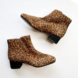 Clarks Marilyn Beth Leopard Print Ankle Boots Suede Leather Tan Brown Size 6